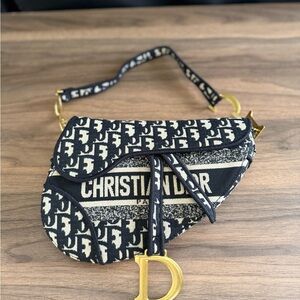 Saddle Bag in Black and Cream